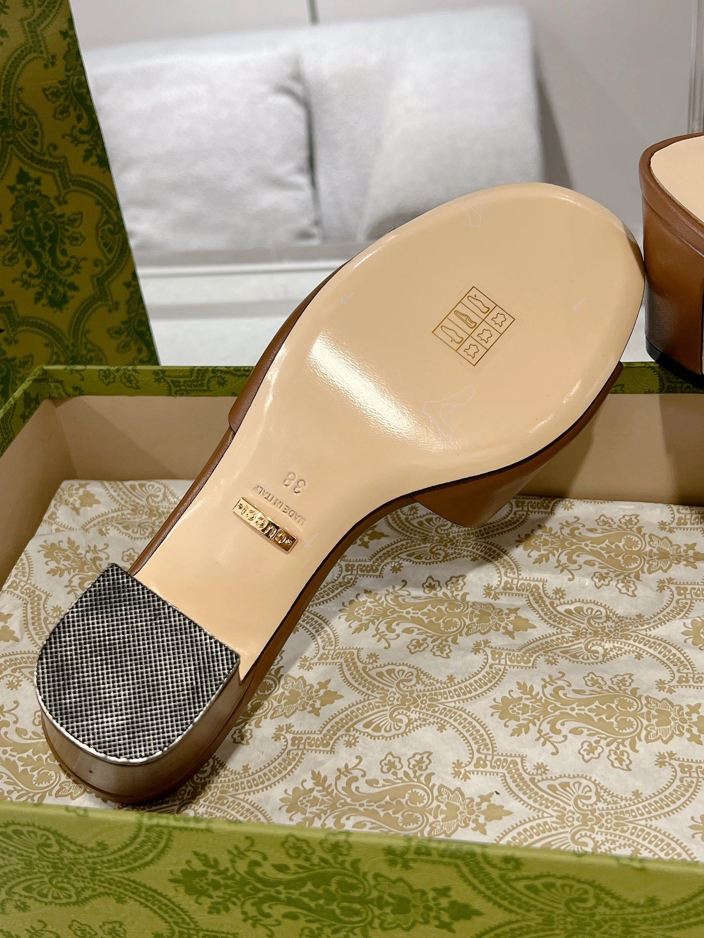 COCO-- 6u33i 782413 AAAZG 2535 sheepskin Heel height：5.5CM item:E-X032D0225